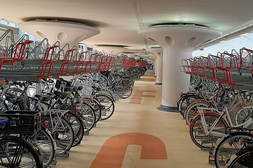 Radstation in Houten (NL) Radstation in Houten (NL)